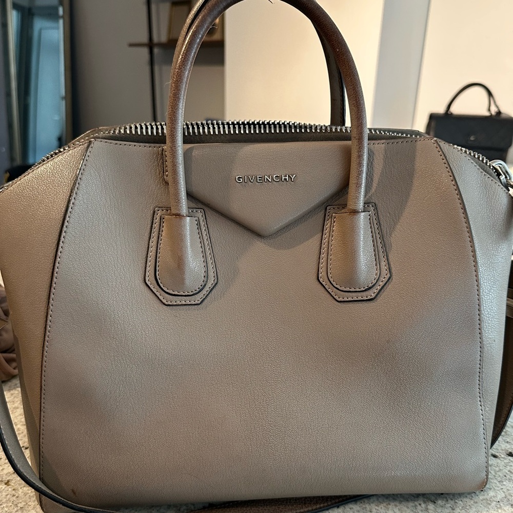 Givenchy Medium Antigona Bag